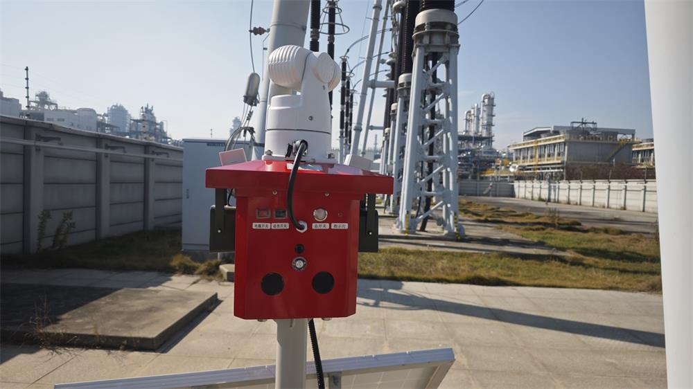 重慶變電站“防鳥衛士”：特力康一體化驅鳥器守護山城電網